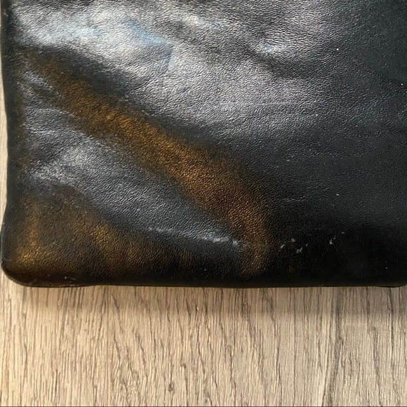 Vintage 80’s Leather Shoulder / CB Handbag w/ Folded Buttoned Detail - Picture 5 of 5